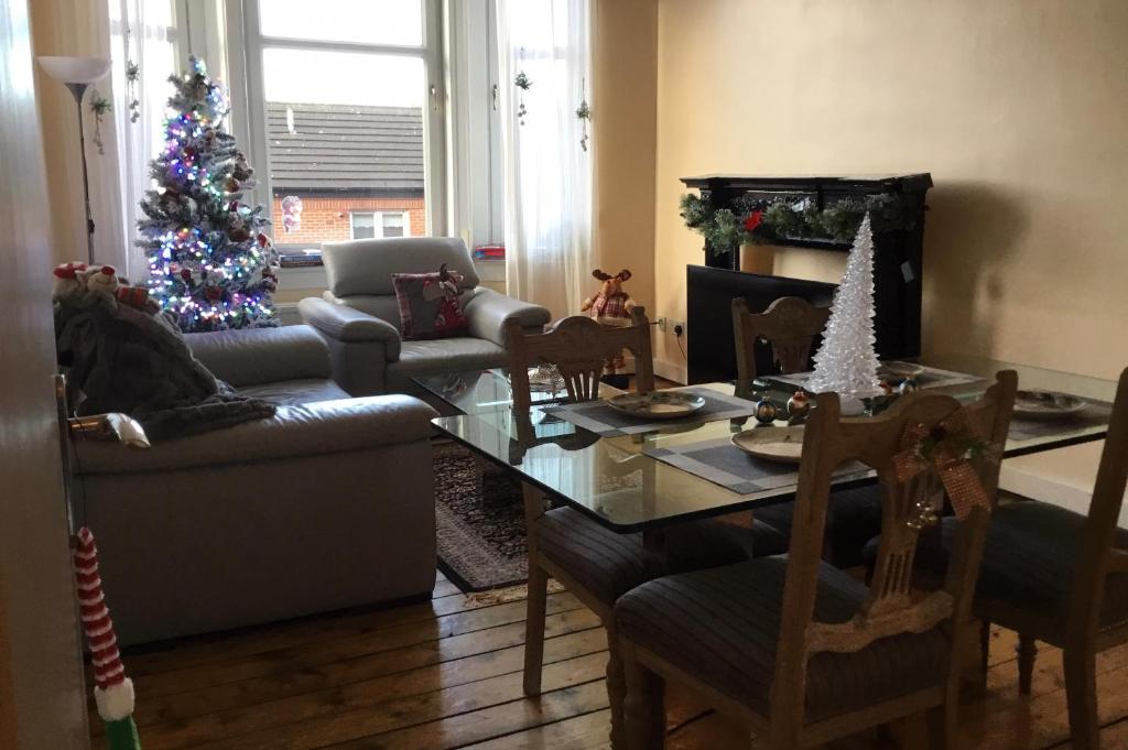 Fantastic Victorian apartment next to Glasgow Green Park room 1